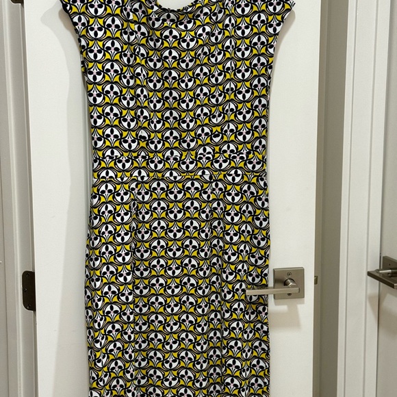 BODEN Yellow Florrie Jersey Dress IN Dawn Bird Tile Size 8 NWT - Picture 2 of 5